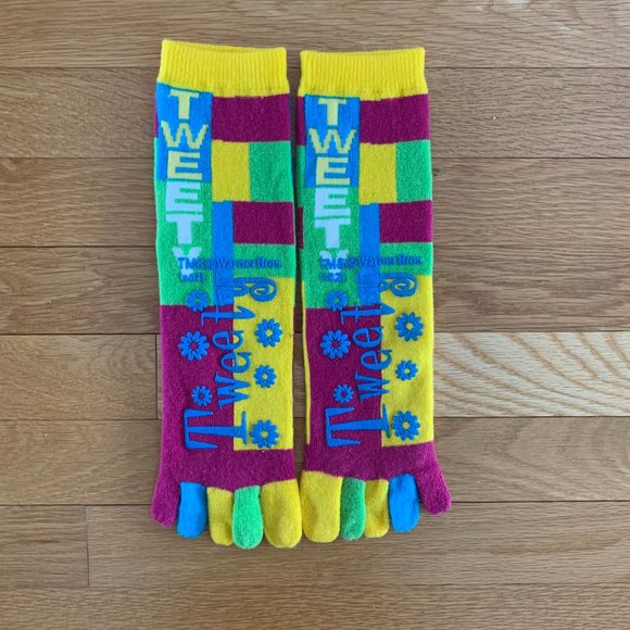 Tweety Bird Toe Socks - Picture 4 of 5